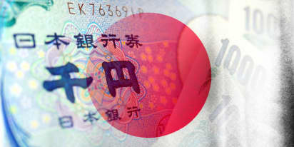 Japanese yen hits fresh 34-year low despite verbal intervention from authorities  