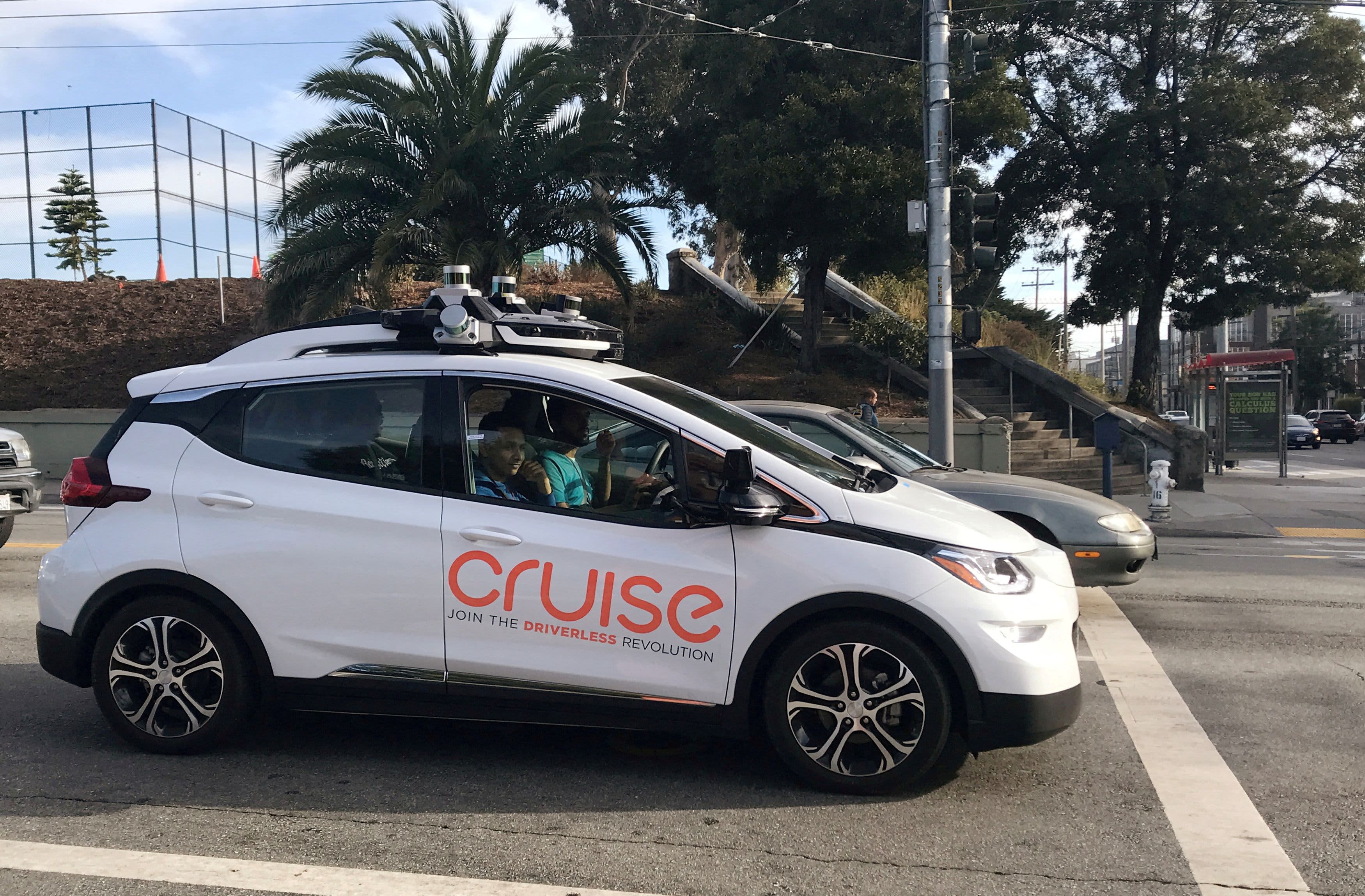 Cruise сократит парк робо-такси в Сан-Франциско на 50%