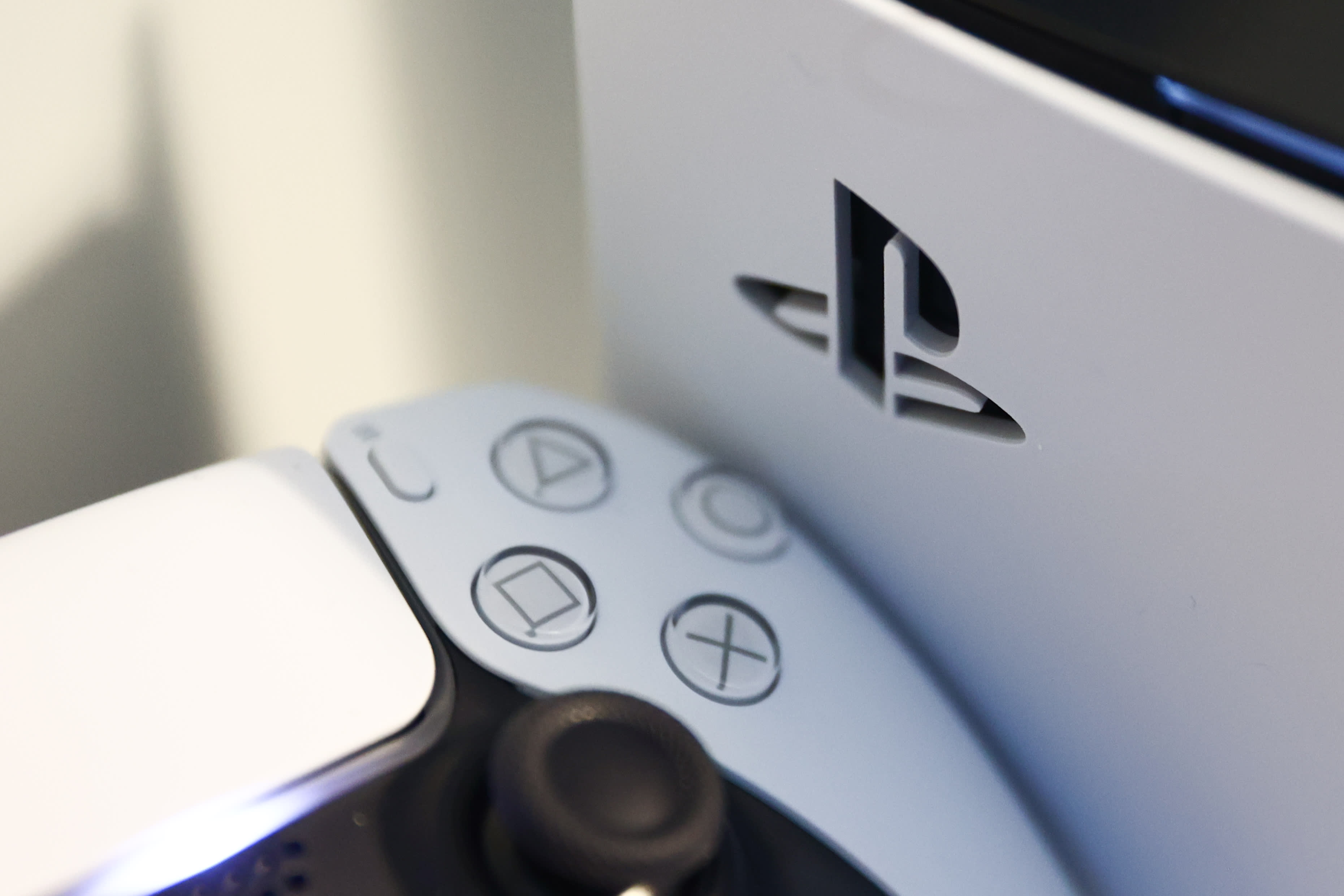 تم التشكيك في هامش ألعاب Sony بعد أن أدى خفض مبيعات PS5 إلى انخفاض الأسهم