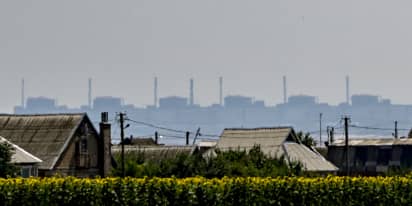 Ukraine nuclear plant loses backup power; Zelenskyy urges Poland border talks after farmer protests