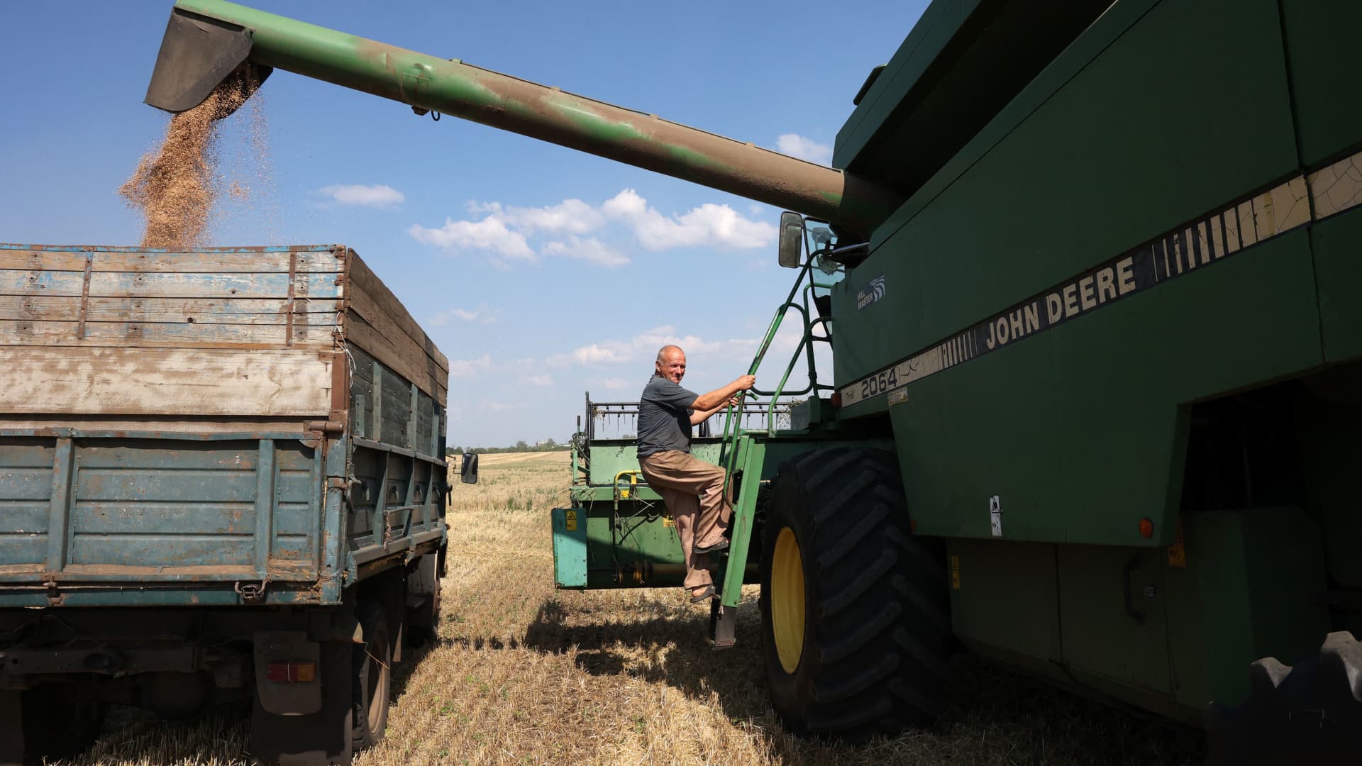 Poland, Hungary, Slovakia to introduce individual bans on Ukraine grains