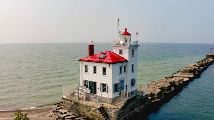 I bought an abandoned lighthouse for $71,000 in Fairport Harbor, Ohio—take a look inside