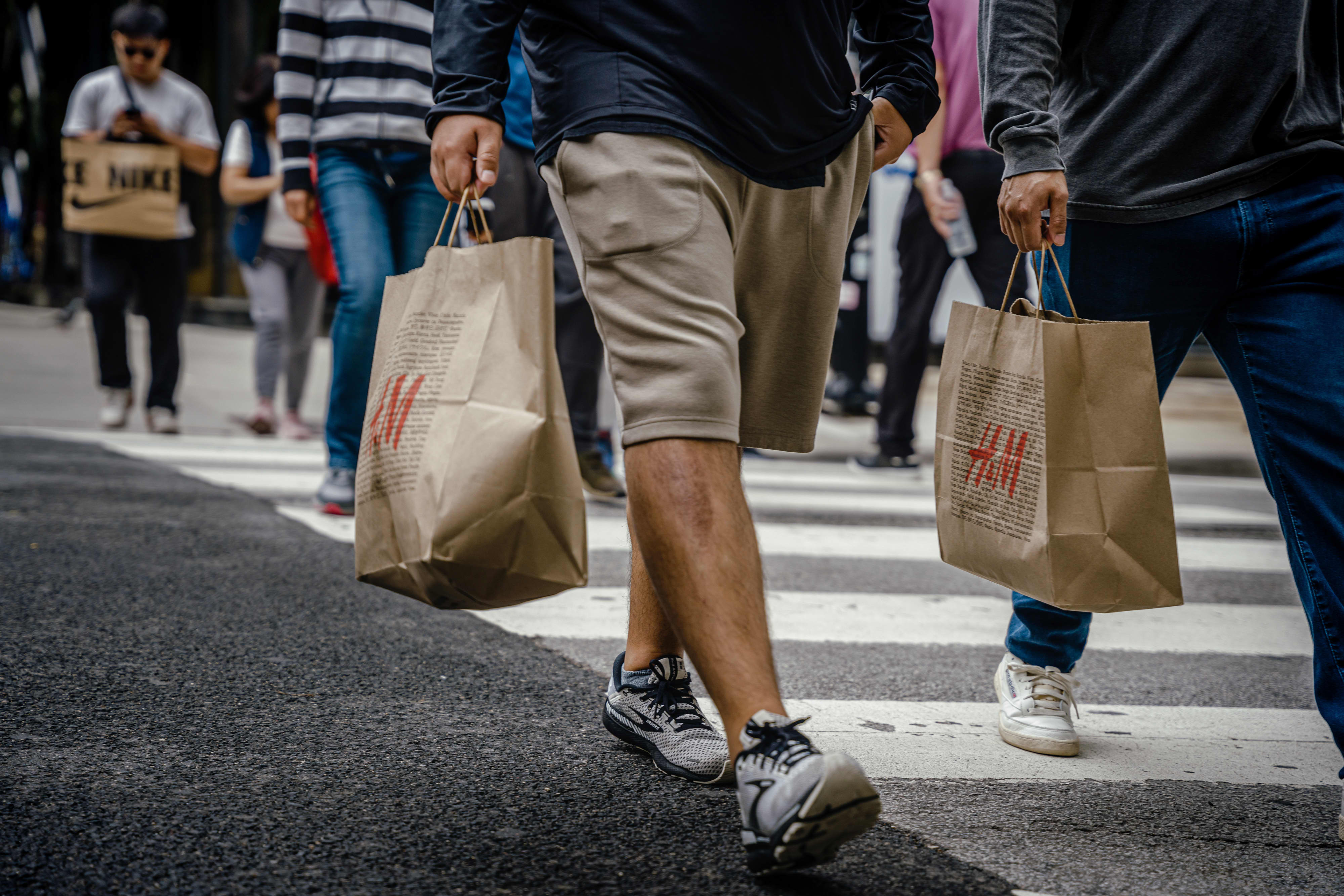 The strategist warns that the American consumer is “walking towards the abyss.”