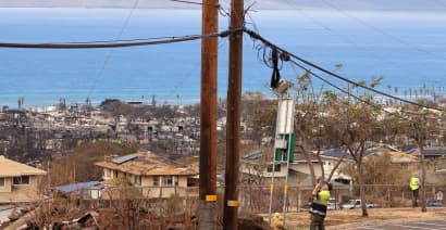 Hawaii’s top power utility accused of years of mismanagement before the deadly wildfires