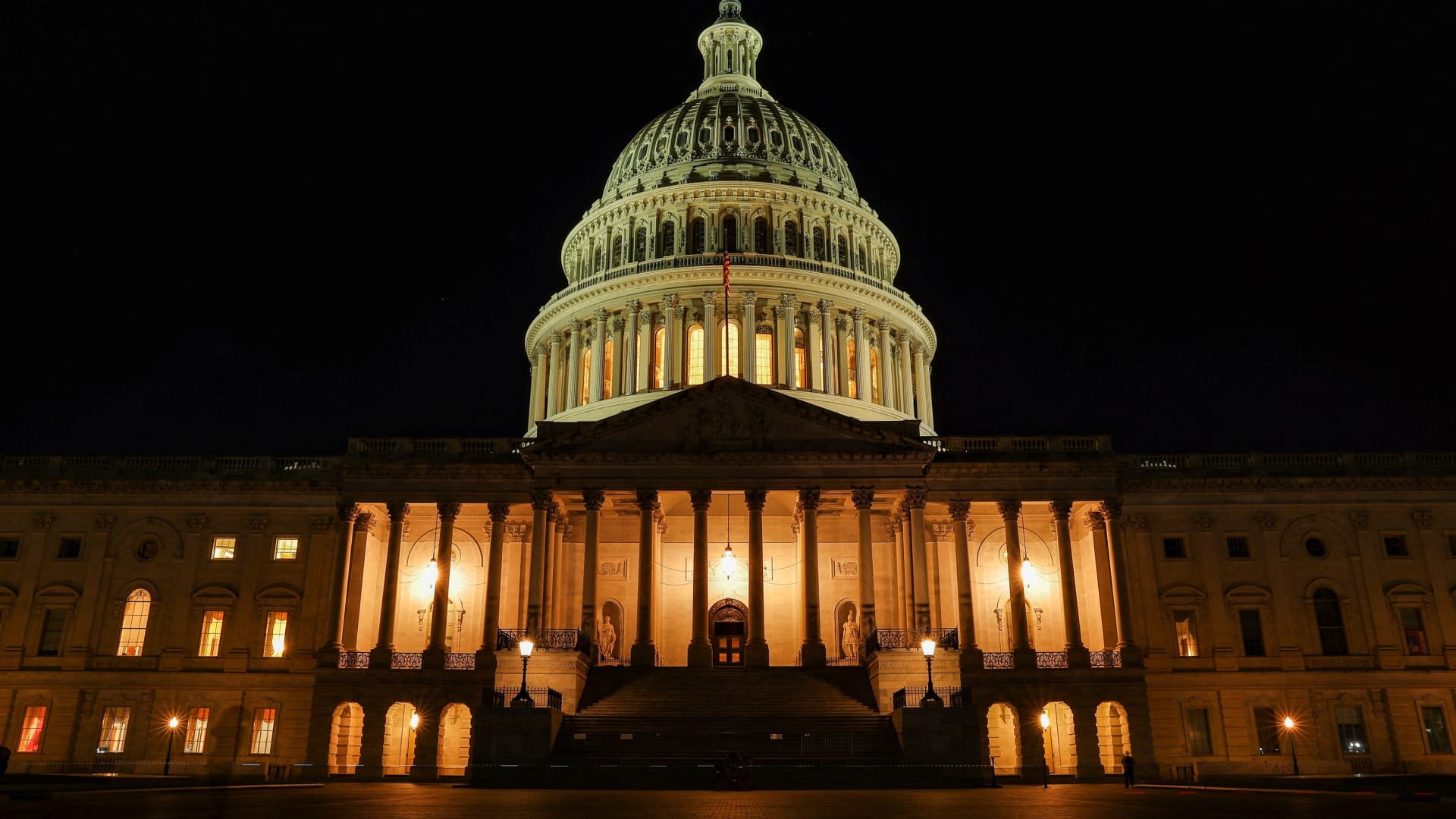 White House asks Congress for short-term funding to avoid government shutdown