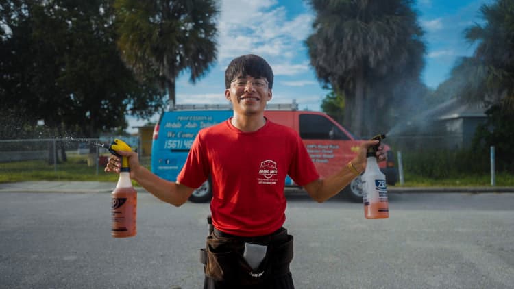 How a 22-year-old earning $77,000 as a car detailer in West Palm Beach spends his money