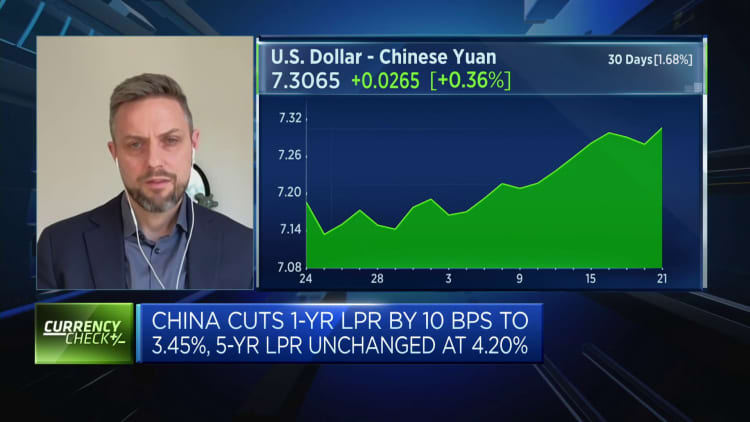 Expect a weaker yuan amidst China's underwhelming policy response: Deutsche Bank
