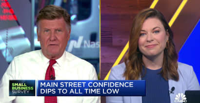 Main street confidence dips to all-time low, survey finds