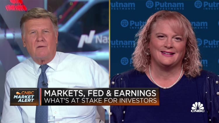 Consumers are under more pressure with savings running out: Putnam Investments' Jackie Cavanaugh