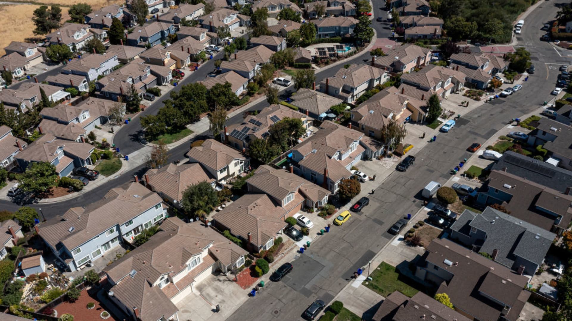 A demanda por refinanciamento de hipotecas aumenta à medida que as taxas de juros caem