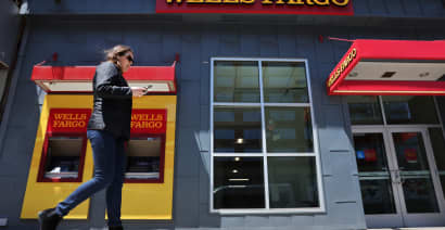 Lawmakers praise workers who unionized Wells Fargo branch in New Mexico