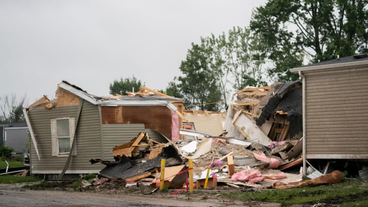 At least five dead and thousands without power after severe storms rip through Michigan and Ohio