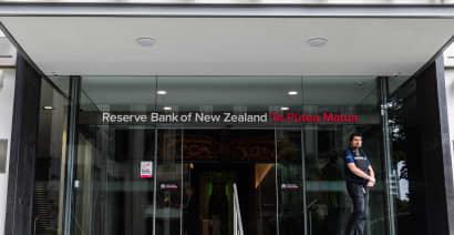 New Zealand's opposition vows to shake up central bank, as it leads in polls