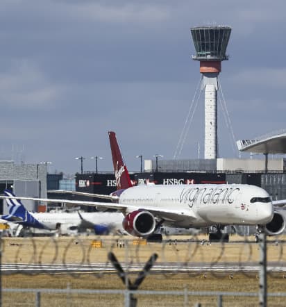 U.S. FAA delaying start of new air traffic control rest requirements 