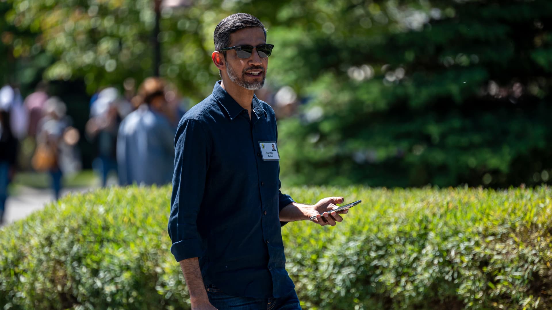Alphabet set to report fourth-quarter earnings after the bell