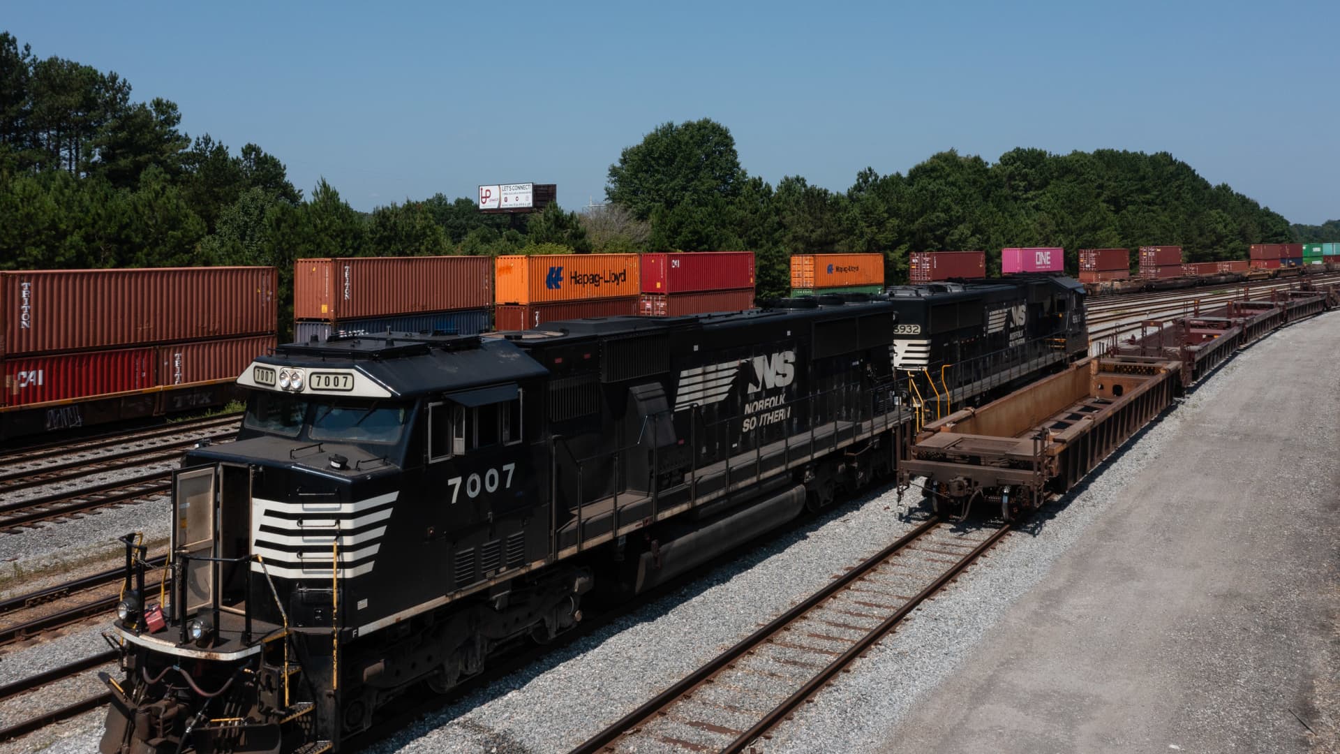 Norfolk Southern says tech outage to impact rail operations for at least 2 weeks - CNBC
