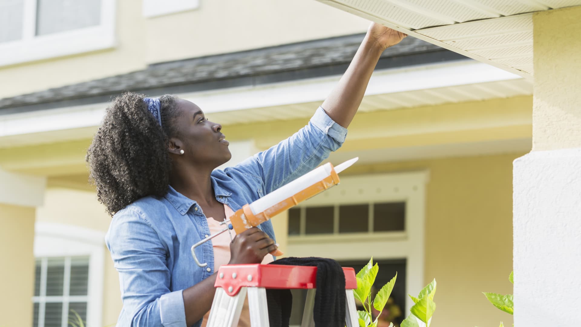 More Black women are becoming homeowners — it doesn’t mean it's easier, economist says