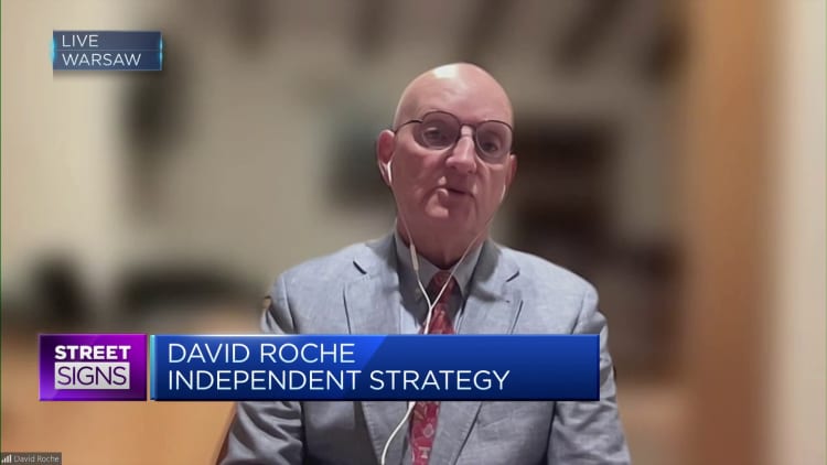 David Roche: Japan conducts policy like a 'tea ceremony', exit from yield curve control 'overdue'
