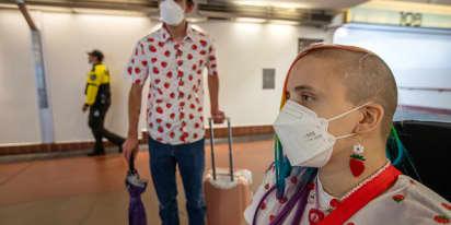 When to wear masks as Covid cases rise, new variants emerge in the U.S. 