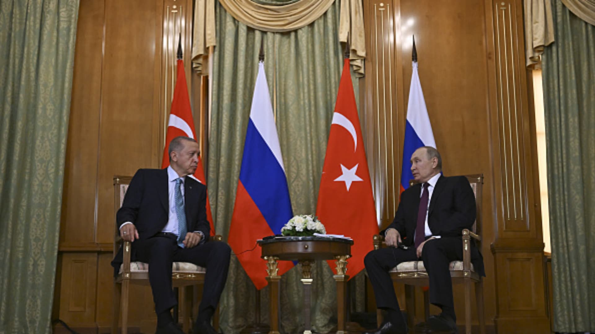Turkish President Recep Tayyip Erdogan (L) meets Russian President Vladimir Putin (R) in Sochi, Russia on September 04, 2023.