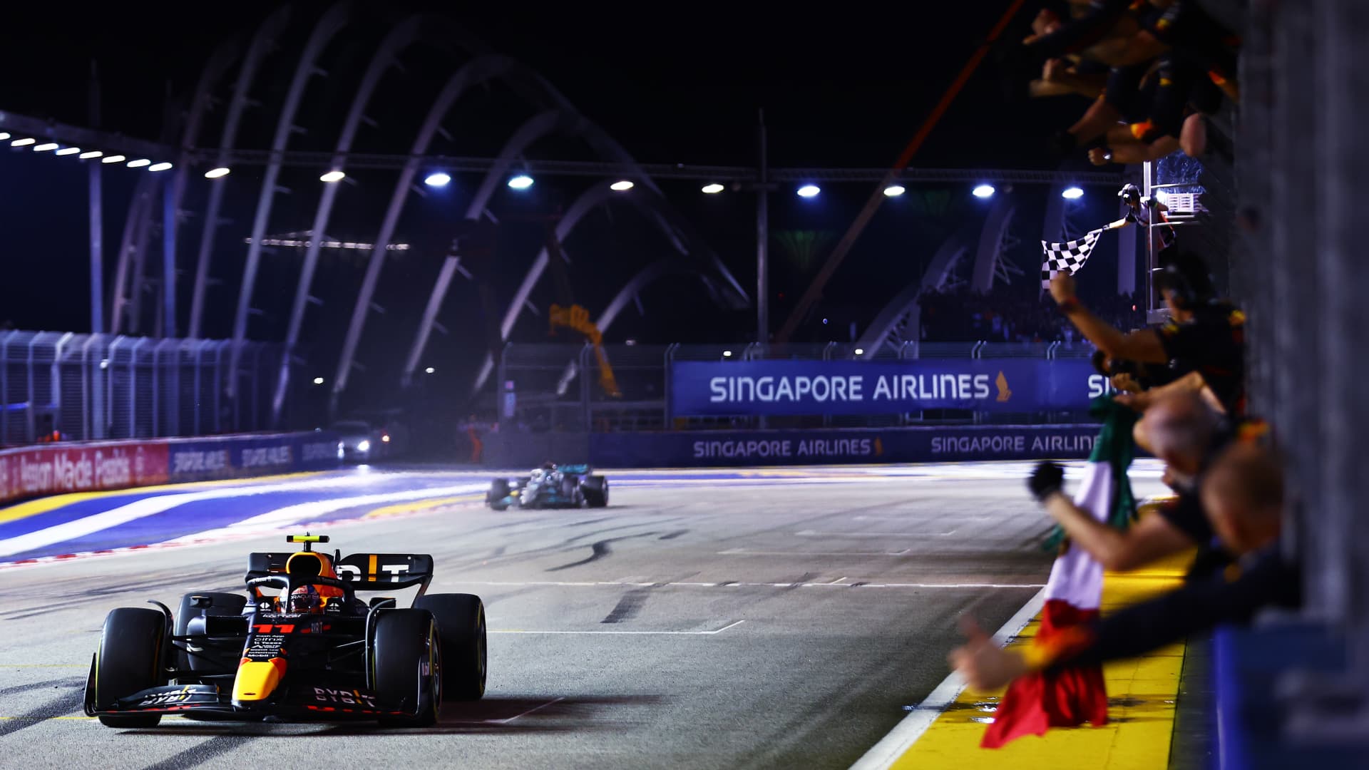 Formula 1 Singapore Grand Prix pledges to halve energy emissions by 2028