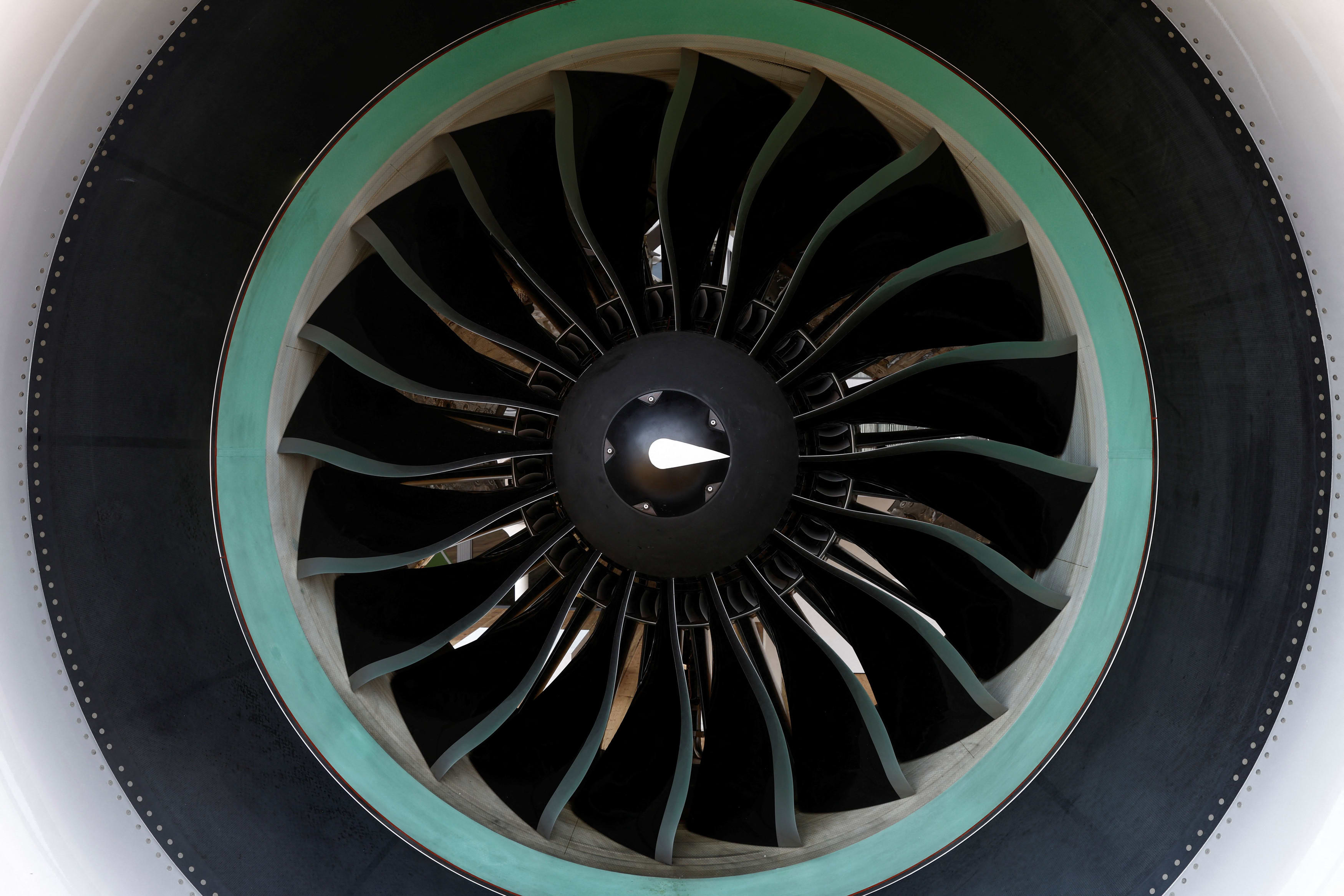 RTX akan mengenakan biaya $3 miliar atas masalah mesin Pratt & Whitney