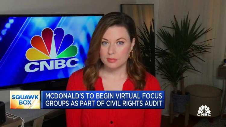 McDonald's lanzará grupos focales virtuales como parte de su revisión de derechos civiles