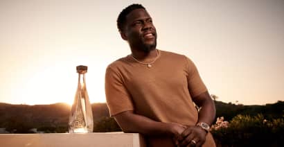 Kevin Hart's tequila strikes deal with Eagles as spirits push deeper into sports