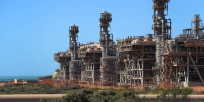 Chevron Australia LNG workers escalate strikes, 24-hour stoppages possible