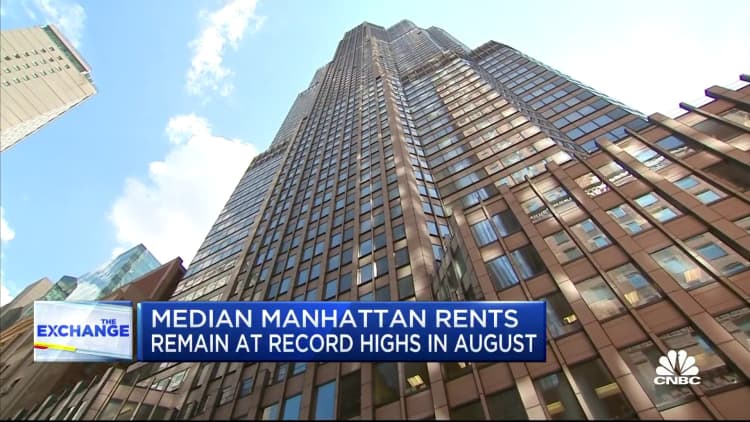 Manhattan median rents remain at record highs in August