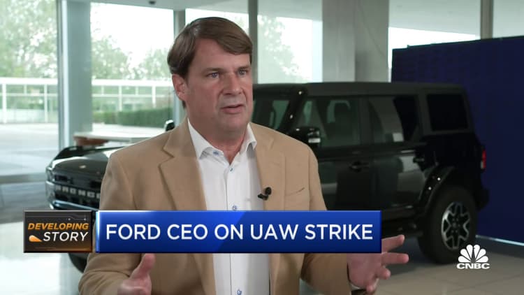 Jim Farley, director ejecutivo de Ford: No hay manera de que seamos sostenibles como empresa con la propuesta salarial del UAW