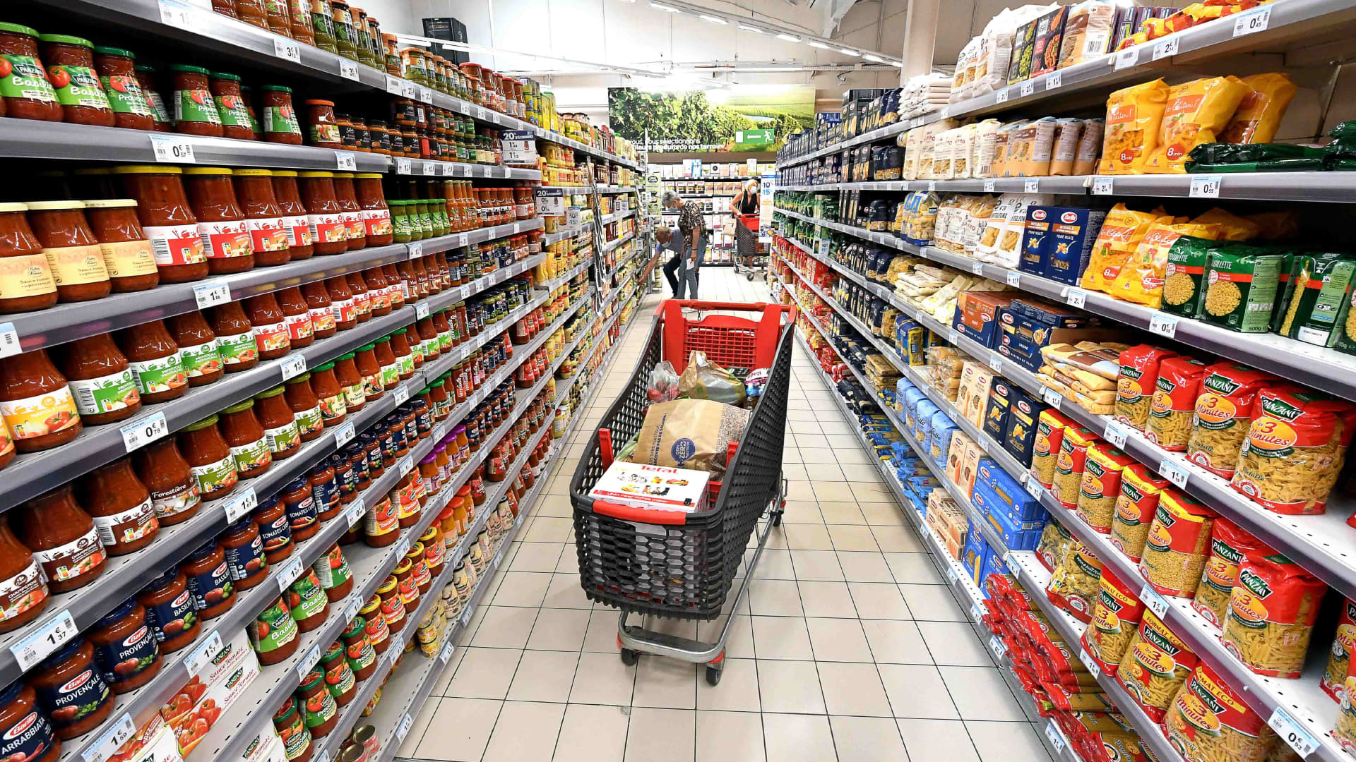 French grocery chain adds ‘shrinkflation’ labels to products in bid to shame supplier pricing