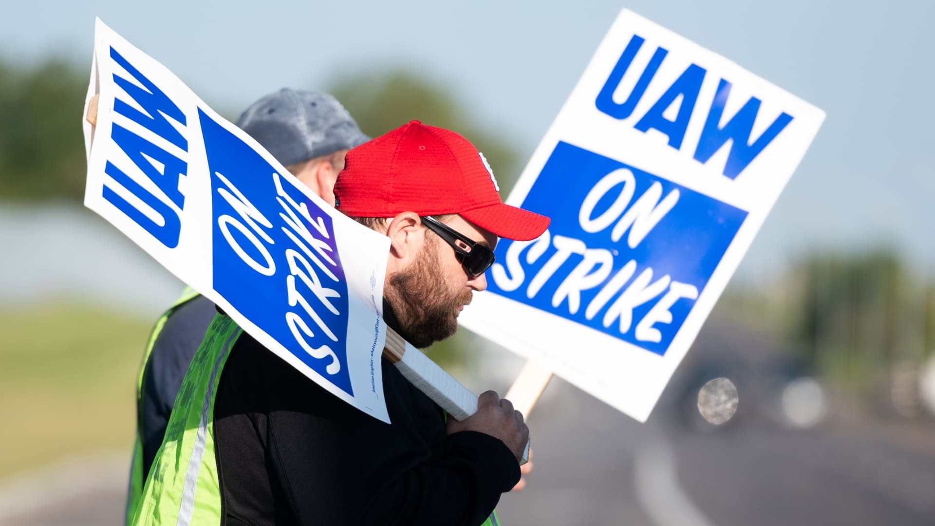 GM workers with the UAW Local 2250 Union strike outside the General Motors Wentzville Assembly Plant on September 15, 2023 in Wentzville, Missouri. 