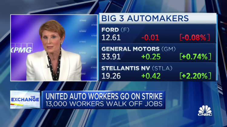 The UAW strike fallout may quickly begin to snowball, says KPMG's Diane Swonk