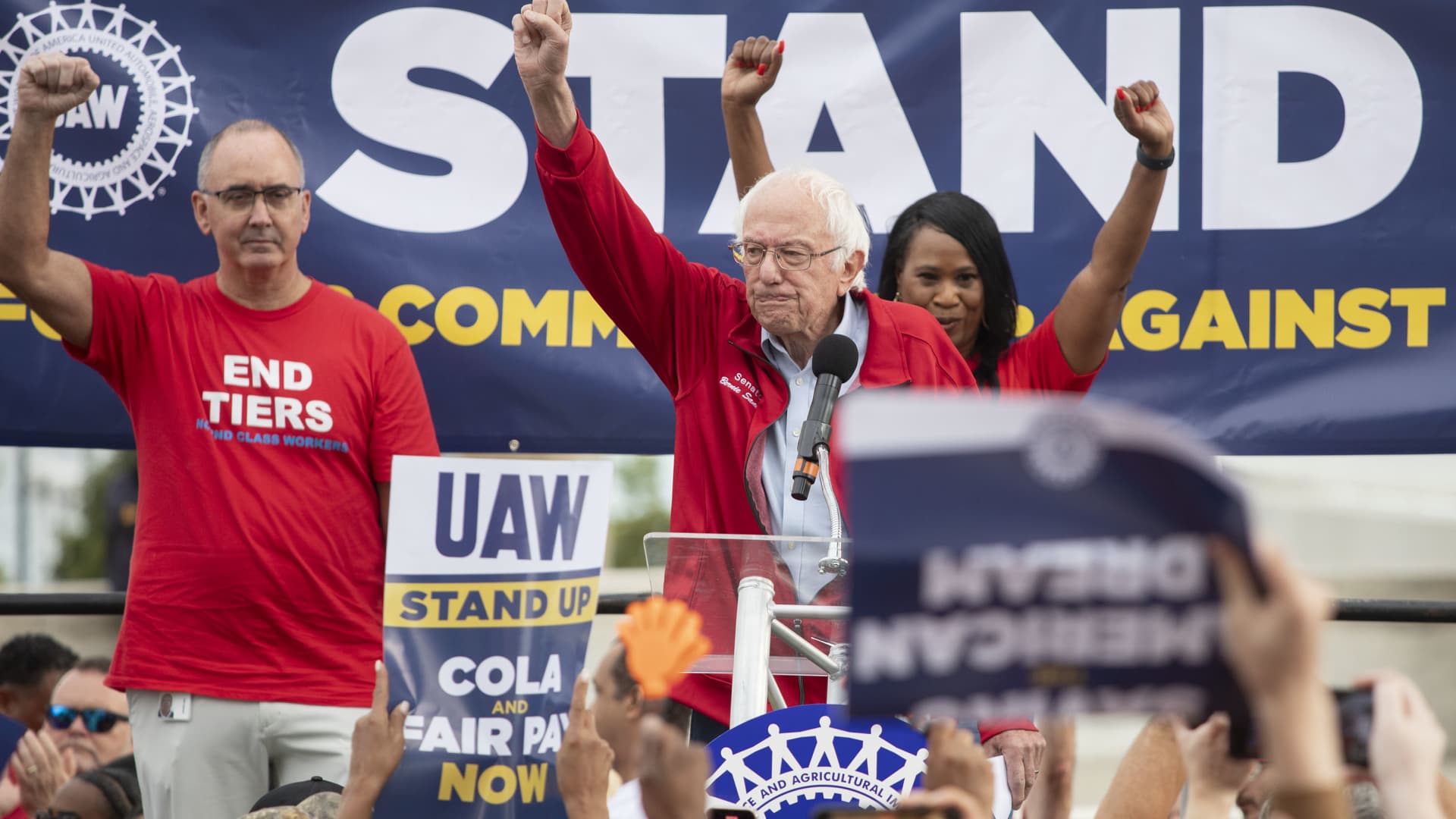 Bernie Sanders calls out automaker CEOs at UAW rally: ‘End your greed’