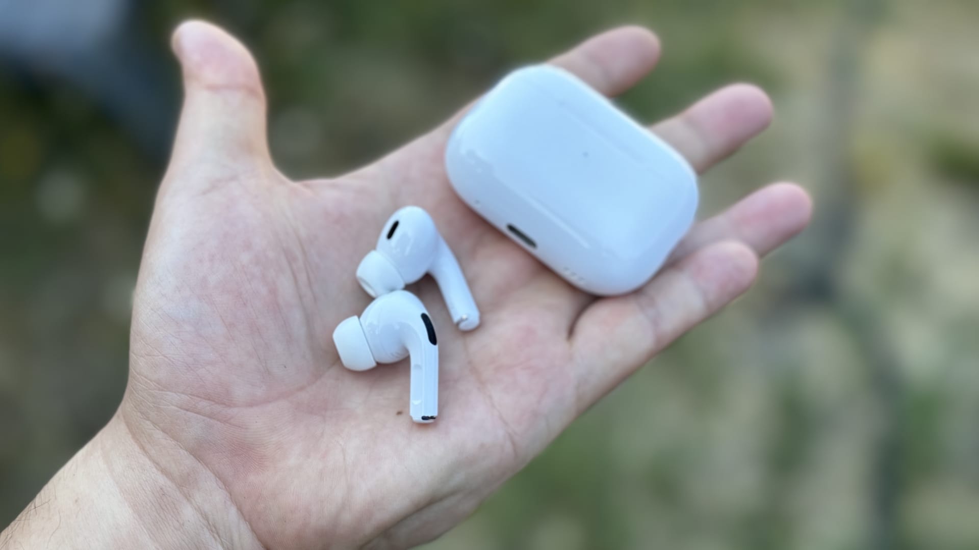 Apple's new AirPods won't have to be taken out of your ears as often, thanks to sophisticated AI