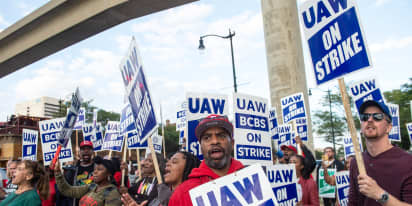 White House team to go to Detroit 'early this week' to help resolve UAW strike
