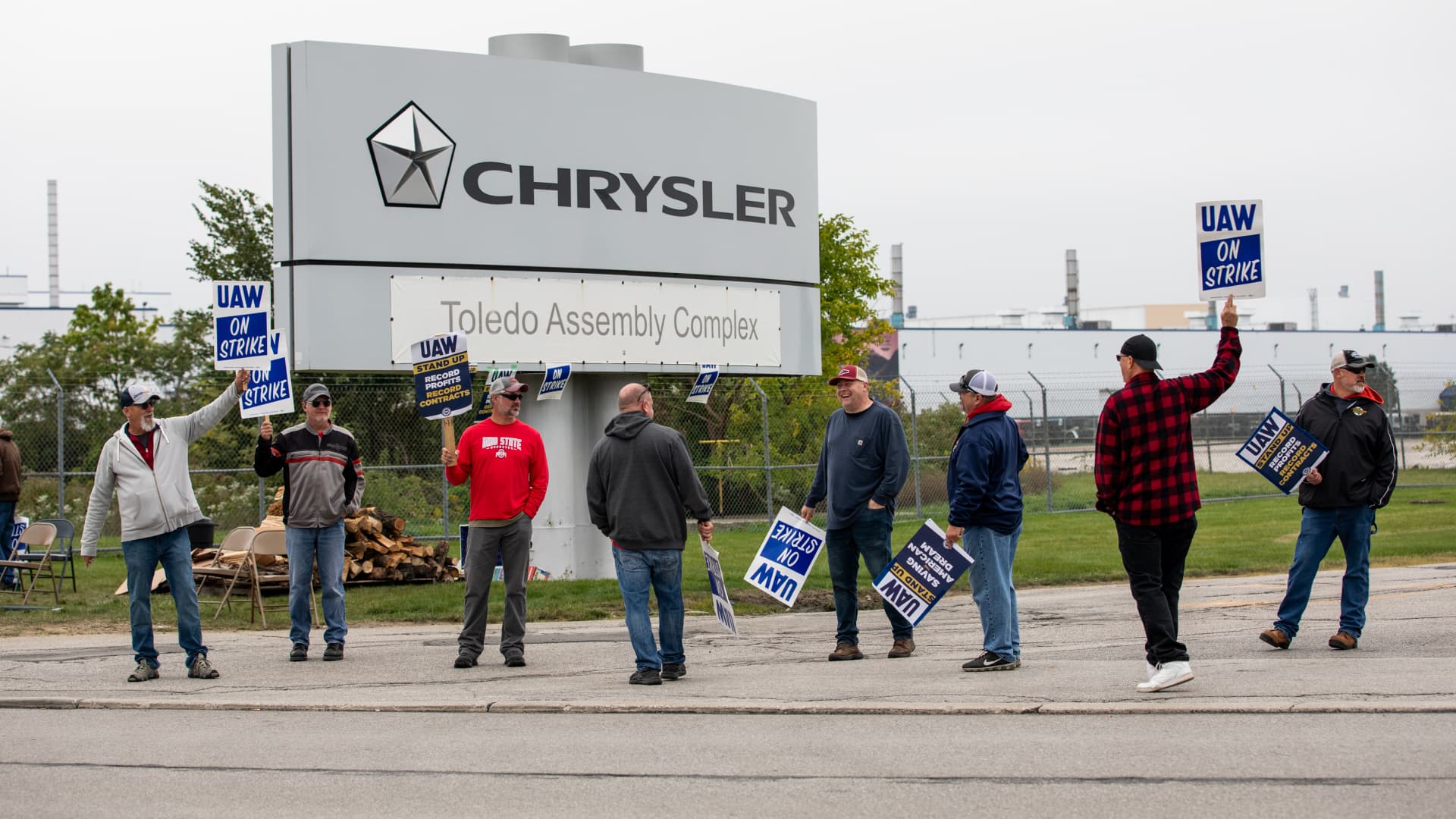 Might the United Auto Staff strike have an effect on automotive costs? ‘Inevitably sure,’ skilled says