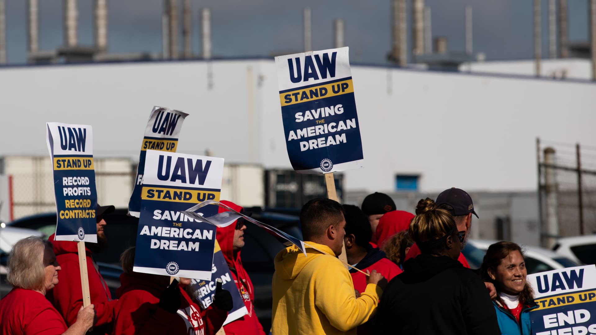 GM and Stellantis just laid off over 2,000 additional workers because of the UAW’s strike