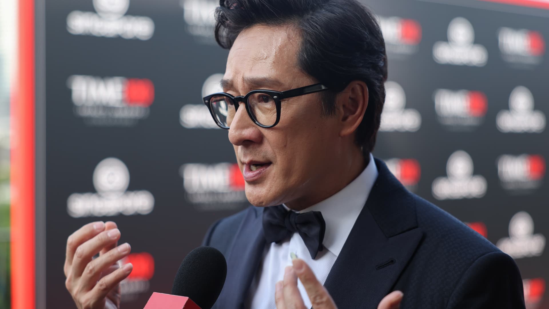 Everything Everywhere Pemenang Oscar Kwan tentang Asians in Hollywood, hits