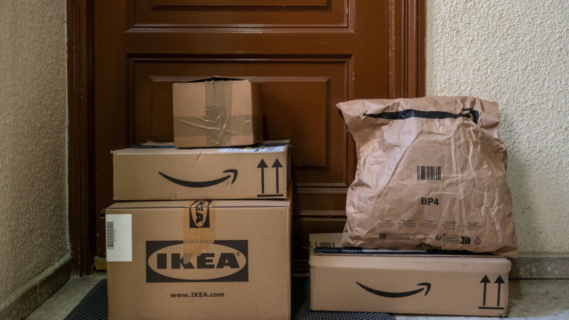 AI is policing the package theft beat for UPS as 'porch piracy' surge continues across U.S. 