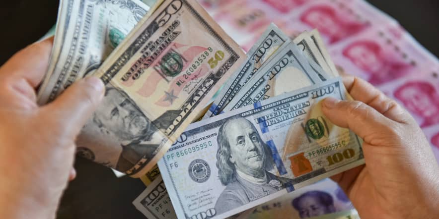 US dollar skids ahead of inflation data; yen not far from 1990 lows
