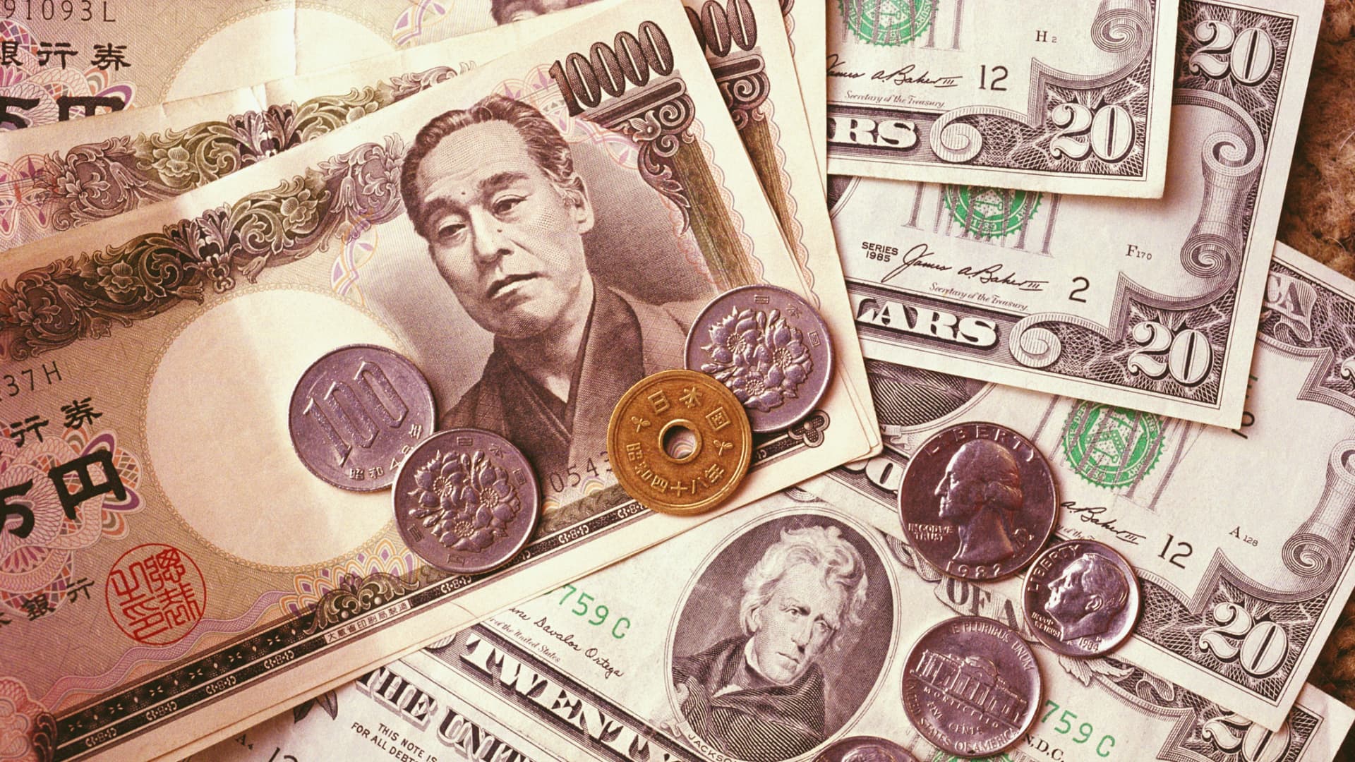 Japan’s yen had a rollercoaster week. Here’s what happened