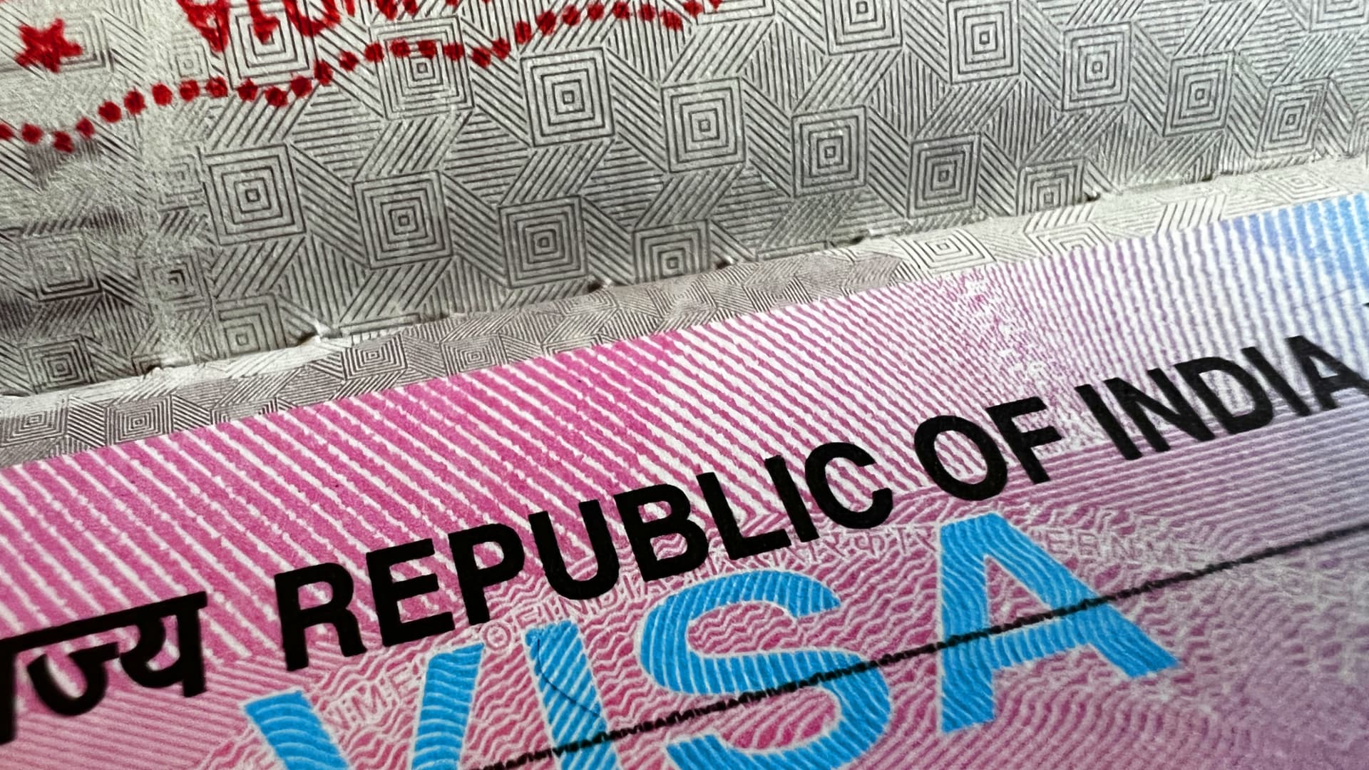 India suspends visa companies for Canadians, calls for parity in diplomatic staffing as bilateral disaster deepens