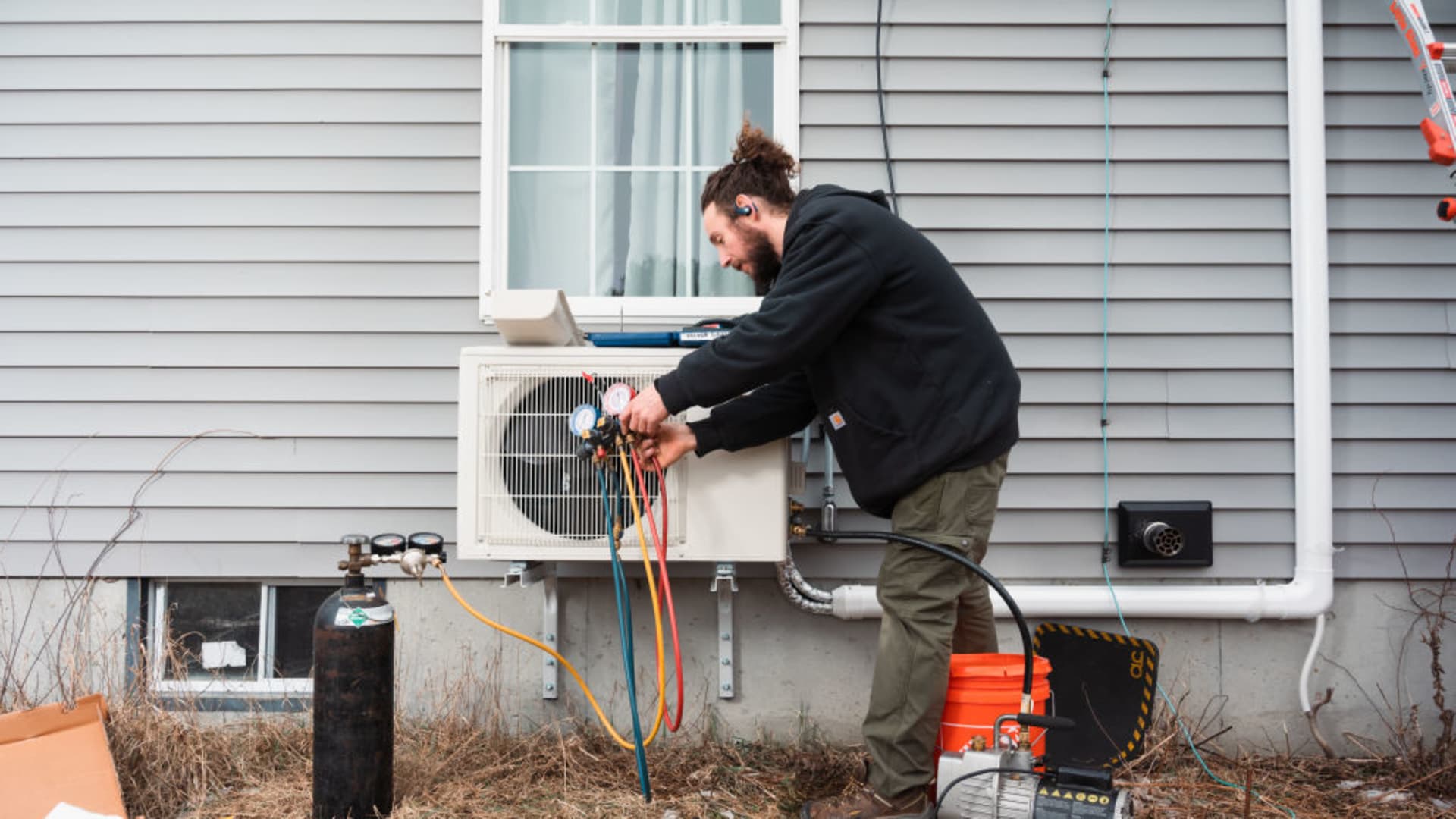 States announce main drive to get to 20 million installed heat pumps, a cleaner option to gasoline furnaces that also present AC