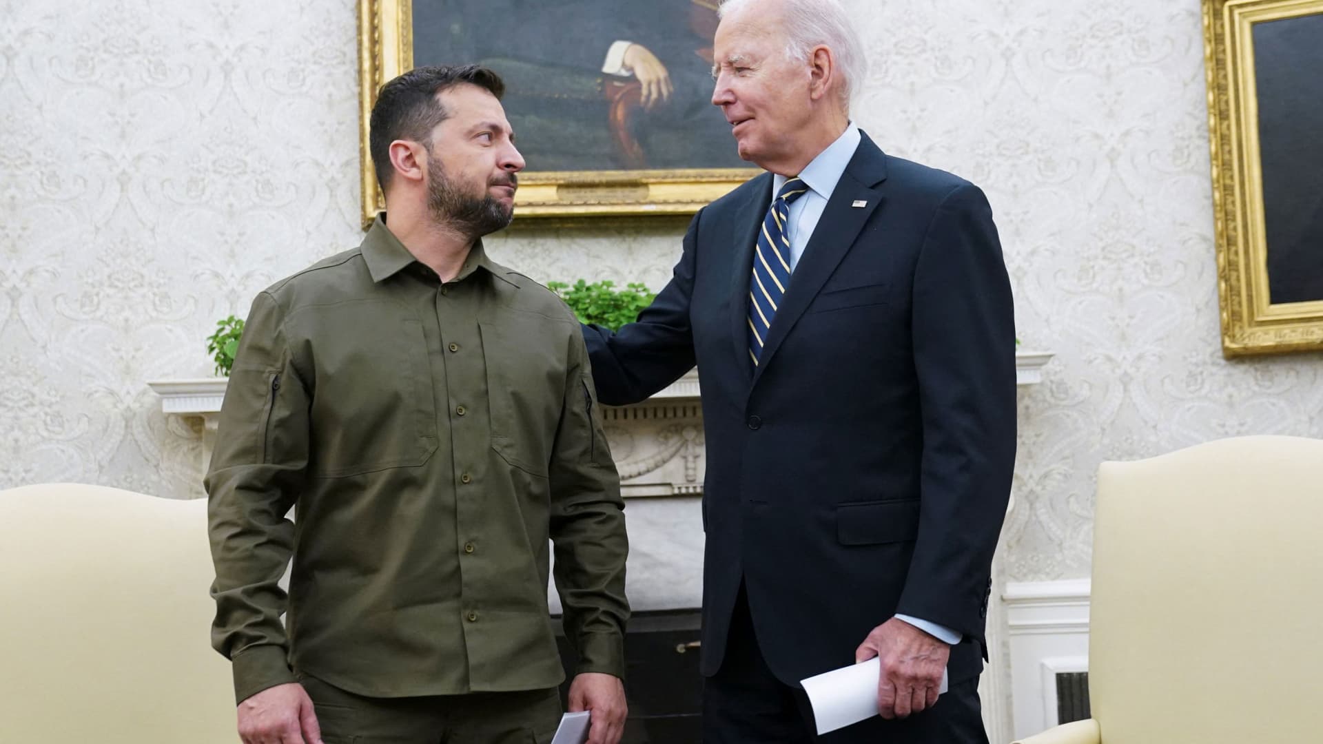 Ukraine leader Zelenskyy meets with Biden, Congress as some Republicans sour on support