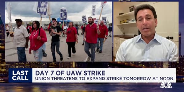 Little news from UAW and automakers 'might be a good sign', says Fmr. Ford CEO Mark Fields