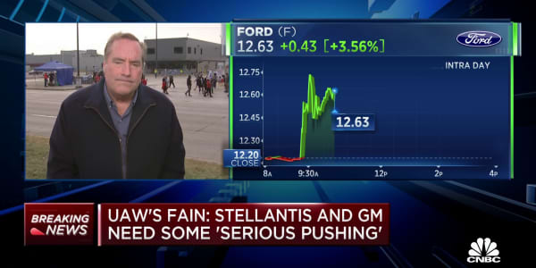 UAW President Shawn Fain: GM, Stellantis workers will strike at all parts, distribution centers
