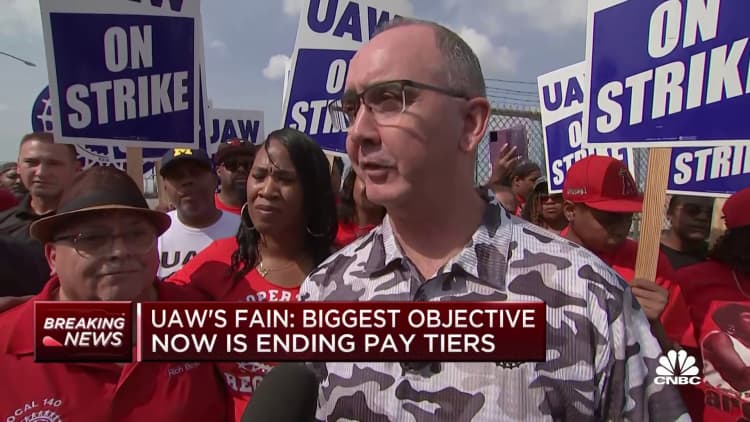 Presidente de la UAW, Shawn Fain: GM, Stellantis ha tomado la decisión de que hagamos huelga