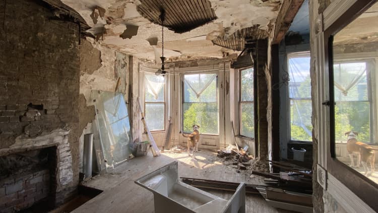 I bought an abandoned house for $16,500 — and completely transformed it